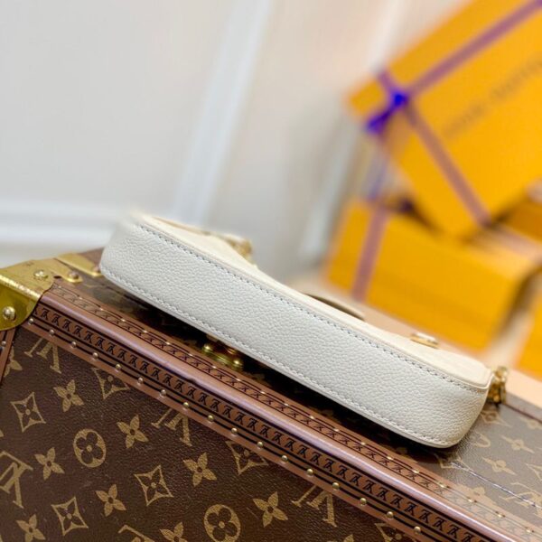 Replica Louis Vuitton Easy Pouch on Strap LV M81066 6