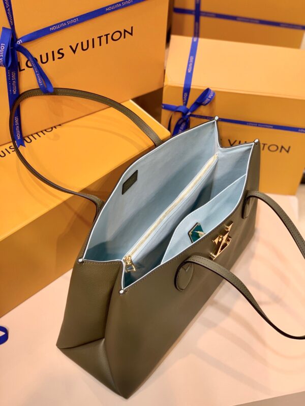 Replica Louis Vuitton Lockme Shopper LV M57508 4