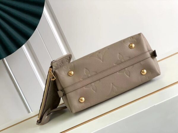 Replica Louis Vuitton LV CARRYALL MM M46292 5