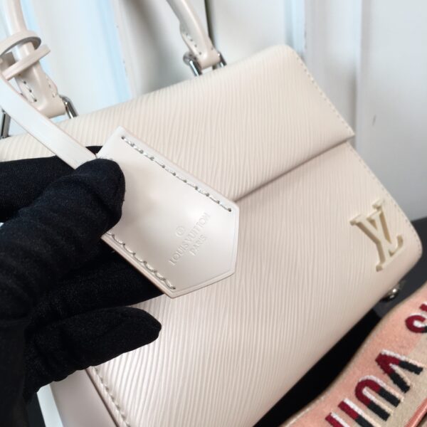 Replica Louis Vuitton LV CLUNY MINI Bag M58928 5