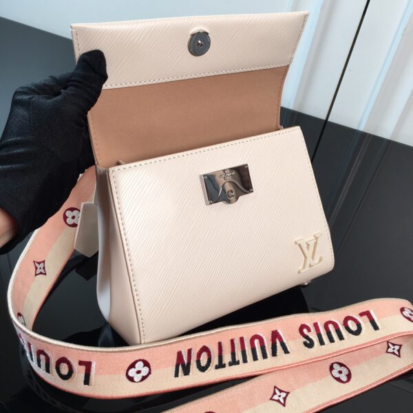 Replica Louis Vuitton LV CLUNY MINI Bag M58928 7