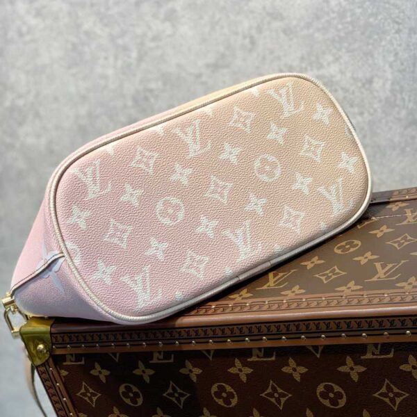 Replica Louis Vuitton Marshmallow LV M59861 6