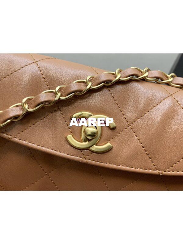 Replica Chanel 24SS Large Hobo Handbag Shiny Calfskin AS4668 Camel 4