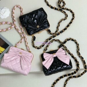 Replica Chanel Clutch With Chain Patent Crumpled Lambskin & Shiny Lambskin AP4028 Black