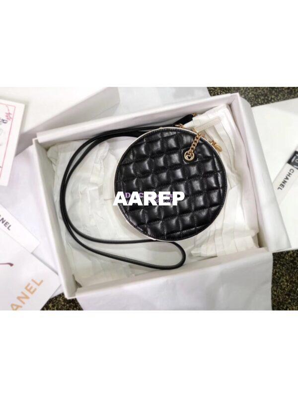Replica Chanel En Vogue Small Round Bag in Bi-Colour AS0075 10
