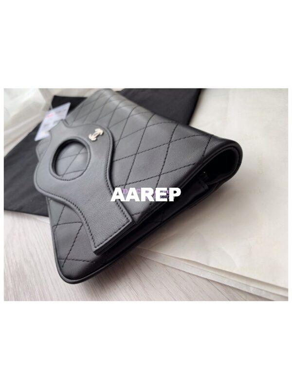 Replica Chanel 31 Pouch A70520 Lambskin Black 4