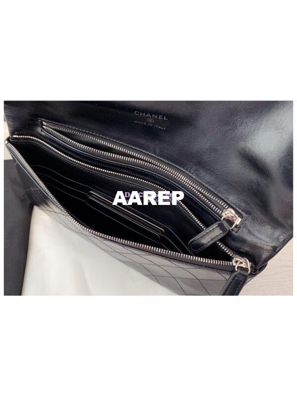 Replica Chanel 31 Pouch A70520 Black 10