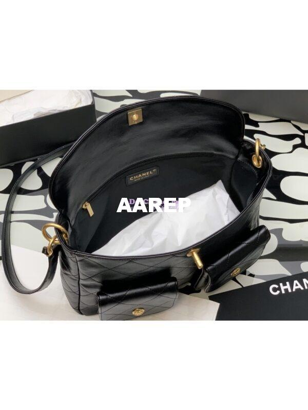 Replica Chanel 24SS Large Hobo Handbag Shiny Calfskin AS4668 Black 10