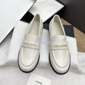 Replica CHANEL 25SS LOGO RHINESTONES CALFSKIN MOCCASINS LOAFER G37433 WHITE