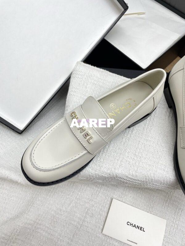 Replica CHANEL 25SS LOGO RHINESTONES CALFSKIN MOCCASINS LOAFER G37433 WHITE 4