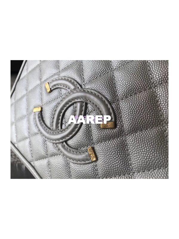 Replica Chanel CC Filigree Vanity Case Vanity Case A93343 Silver 4