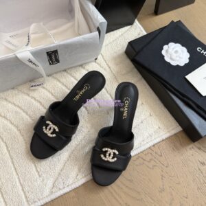 Replica Chanel 25SS CC Pearls Mules with Pearls Heel 50mm Calfskin Black G46484 2