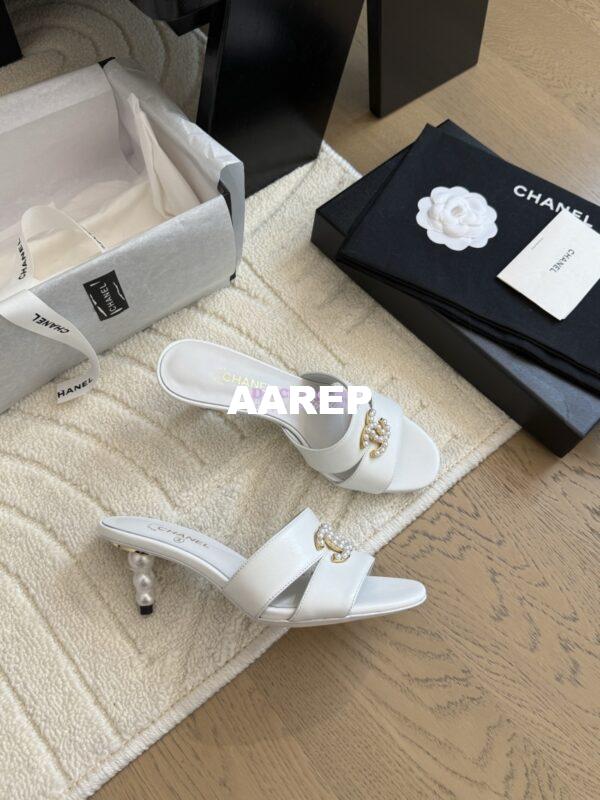Replica Chanel 25SS CC Pearls Mules with Pearls Heel 50mm Calfskin White G46484 11