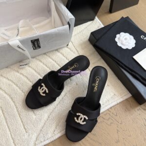 Replica CHANEL 25SS CC Pearls Mules with Pearls Heel 50mm Satin Black G46484 2