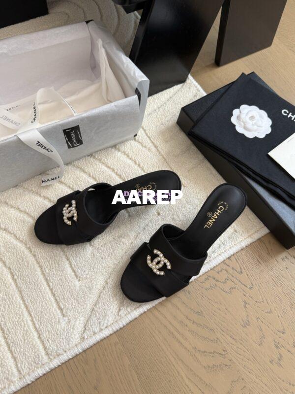 Replica CHANEL 25SS CC Pearls Mules with Pearls Heel 50mm Satin Black G46484 3