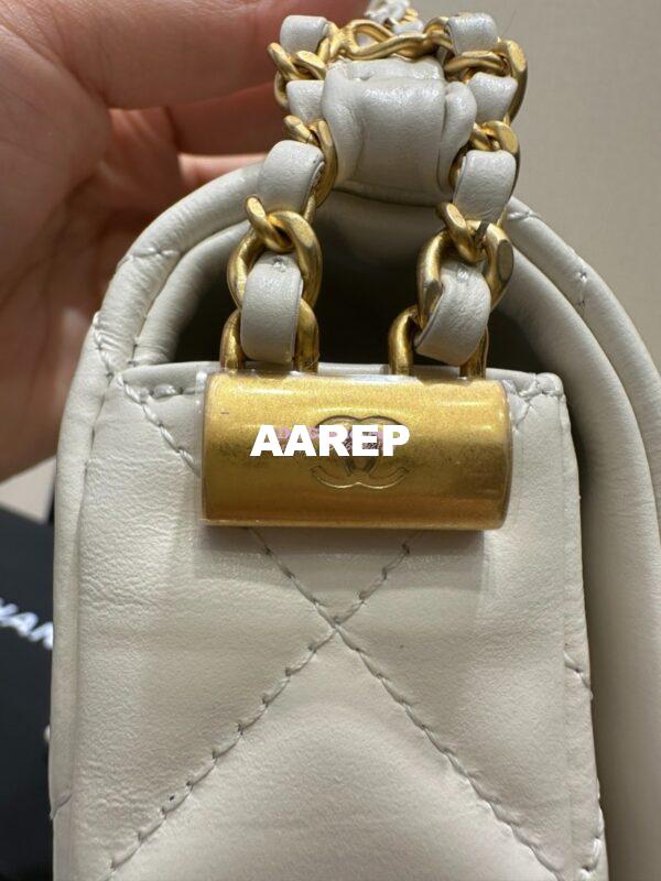 Replica Chanel 24FW Aged Calfskin Flap Chain Bag AS4423 White 6