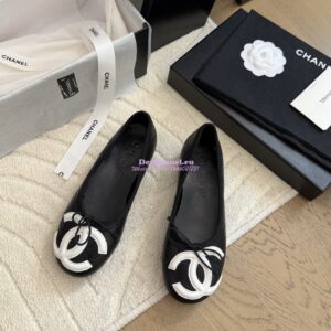 Replica Chanel Vintage CC Quilted Cambon Ballerina G24712 Black White 2