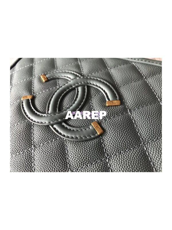 Replica Chanel CC Filigree Vanity Case Vanity Case A93343 Mint 4