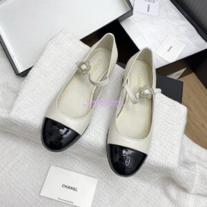 Replica Chanel 25SS Mary Janes Lambskin and Clover Clasp G46377 White