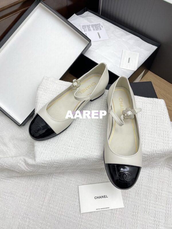 Replica Chanel 25SS Mary Janes Lambskin and Clover Clasp G46377 White 4
