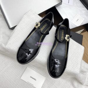 Replica Chanel 25SS Mary Janes Patent Calfskin and Clover Clasp G46377 Black