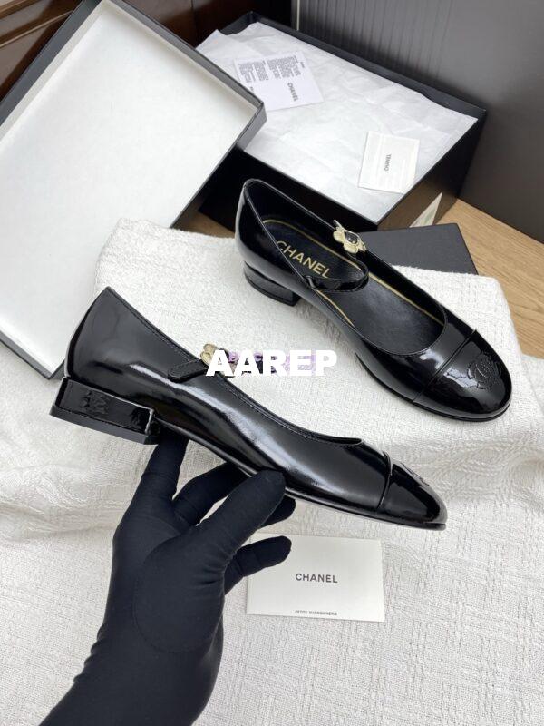 Replica Chanel 25SS Mary Janes Patent Calfskin and Clover Clasp G46377 Black 10