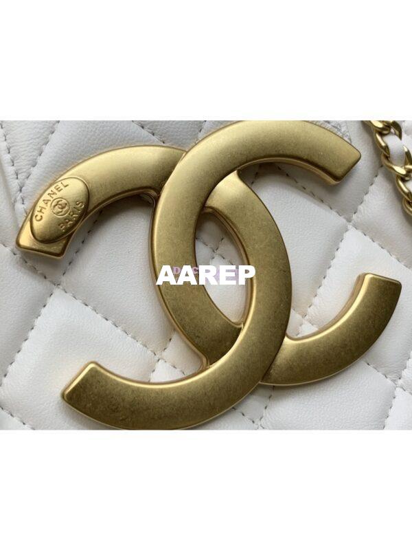 Replica Chanel 24C Vintage Logo Small Quilted Lambskin Shoulder Bag AS4609 White 4