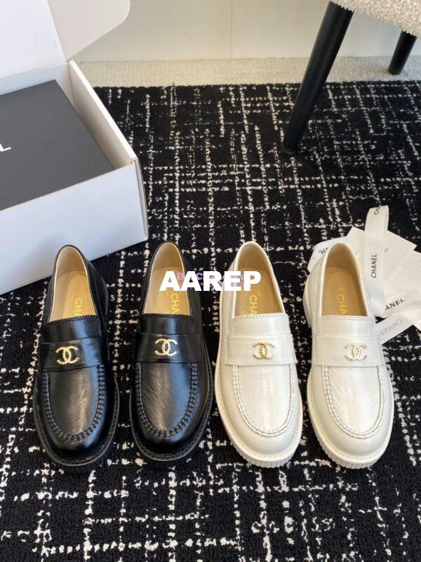 Replica Chanel Mocassins Shiny Crumpled Calfskin G46112 White 3