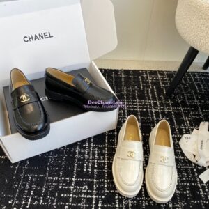 Replica Chanel Mocassins Shiny Crumpled Calfskin G46112 White 2