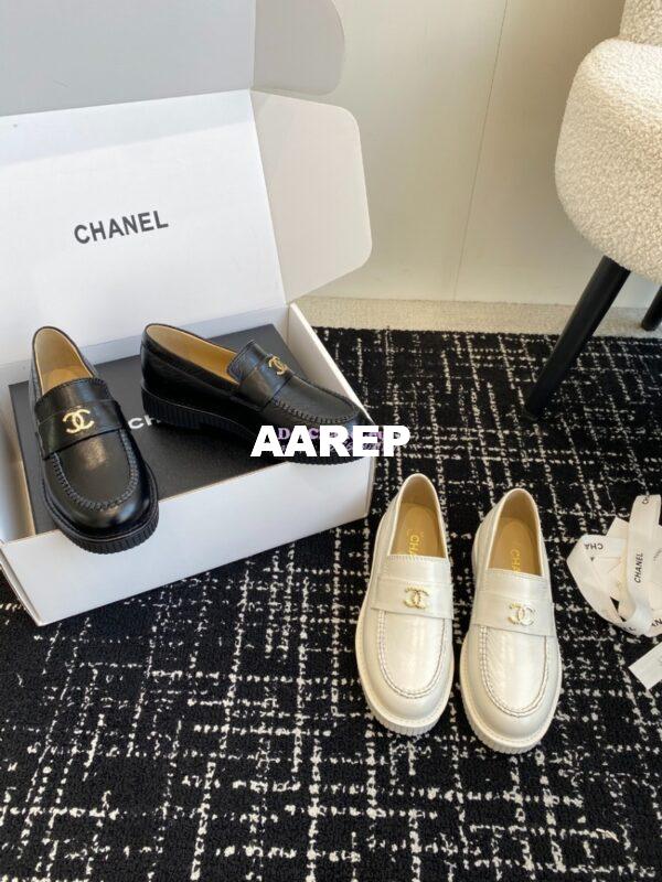 Replica Chanel Mocassins Shiny Crumpled Calfskin G46112 White 4