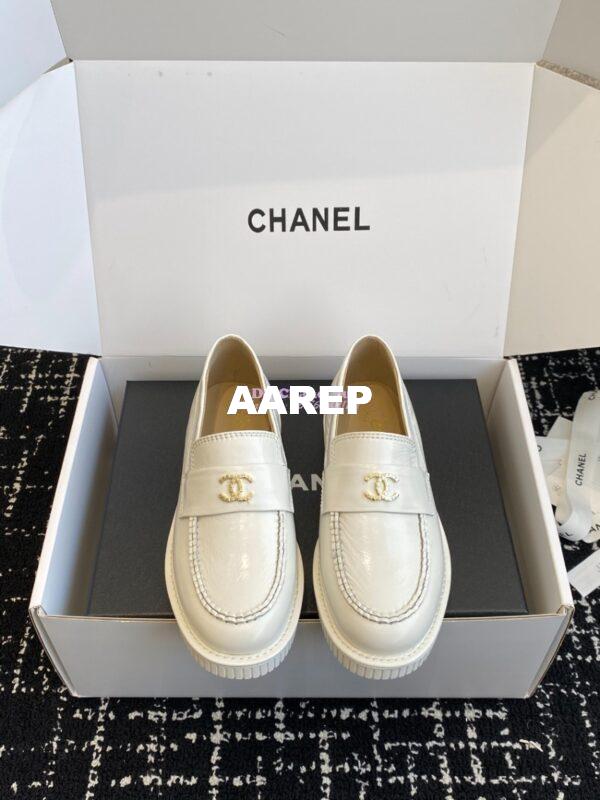 Replica Chanel Mocassins Shiny Crumpled Calfskin G46112 White 5