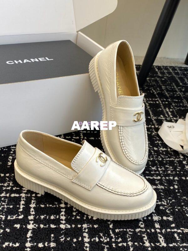Replica Chanel Mocassins Shiny Crumpled Calfskin G46112 White 7