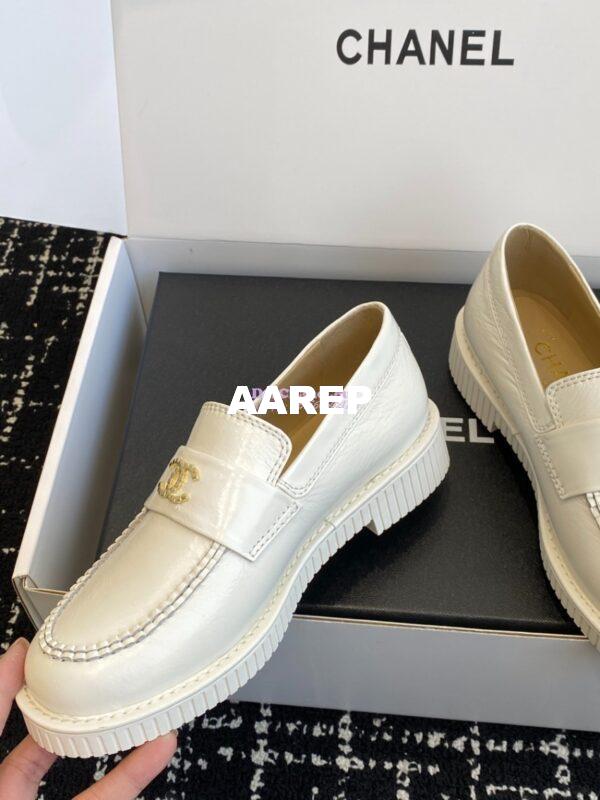 Replica Chanel Mocassins Shiny Crumpled Calfskin G46112 White 11
