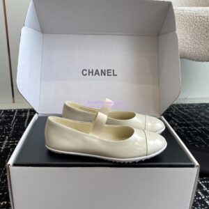 Replica Chanel 25C Mary Janes Crinkled Lambskin G46200 White