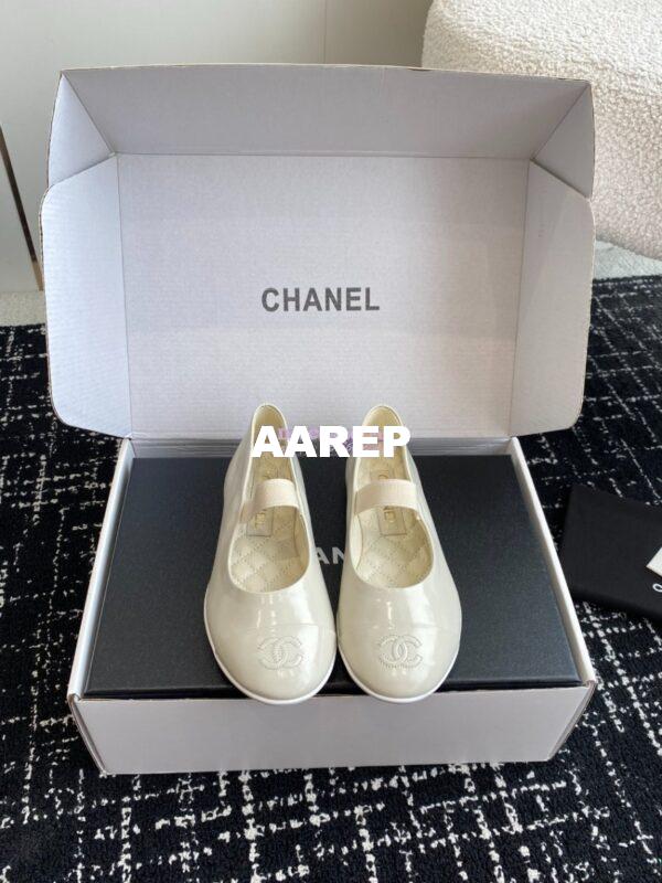 Replica Chanel 25C Mary Janes Crinkled Lambskin G46200 White 4