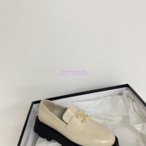 Replica Chanel 24P CC Logo Enamel Loafers Shiny Calfskin G45789 Creme 2
