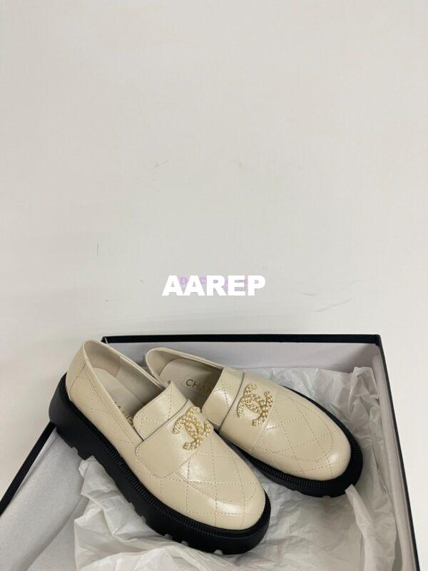 Replica Chanel 24P CC Logo Enamel Loafers Shiny Calfskin G45789 Creme 6