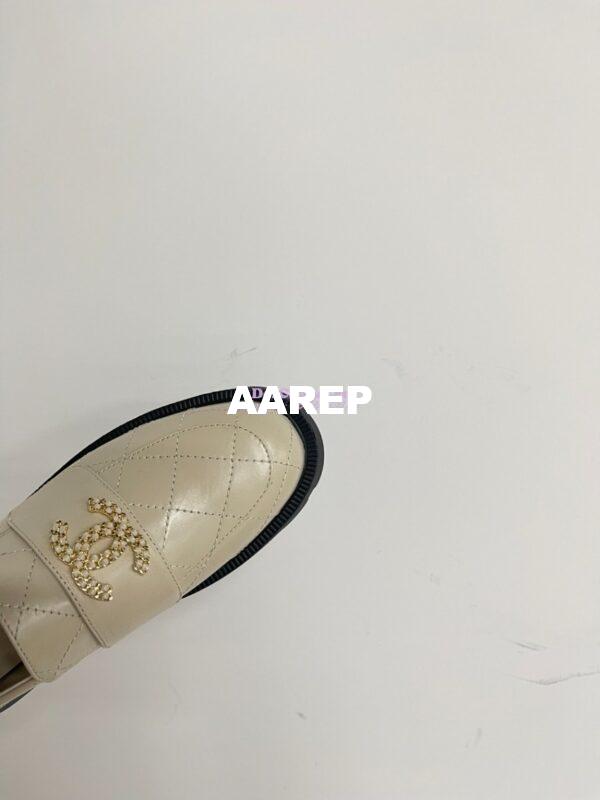 Replica Chanel 24P CC Logo Enamel Loafers Shiny Calfskin G45789 Creme 7
