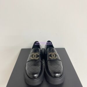 Replica Chanel 24P CC Logo Enamel Loafers Shiny Calfskin G45789 Black