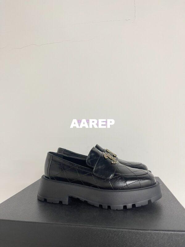 Replica Chanel 24P CC Logo Enamel Loafers Shiny Calfskin G45789 Black 3