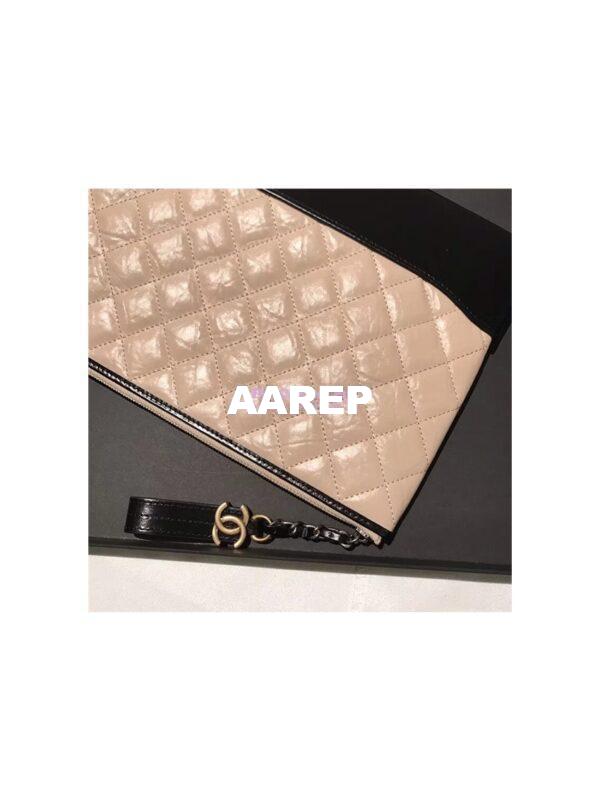 Replica Chanel Gabrielle O Case in beige Aged Calfskin A84287 7