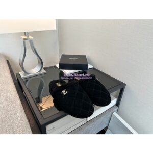 Replica Chanel 23K Fur and Suede Slipper G45121 Black 2