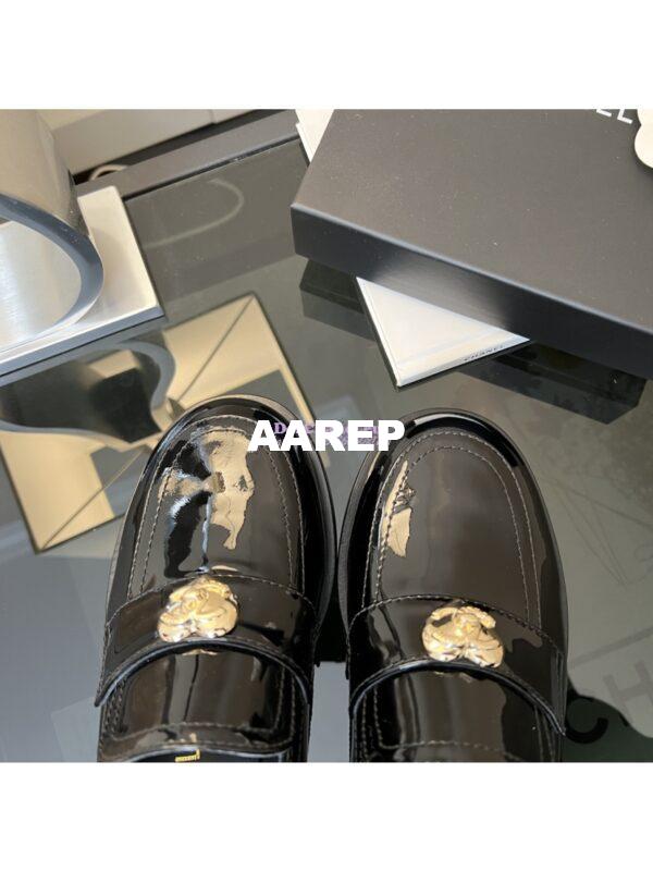 Replica Chanel 24A Heart CC Loafers Glossy Calfskin 50mm G39697 Black 4