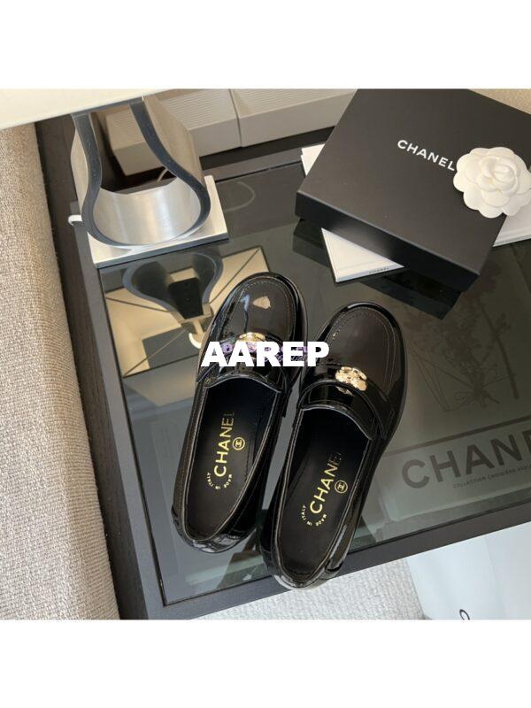 Replica Chanel 24A Heart CC Loafers Glossy Calfskin 50mm G39697 Black 5
