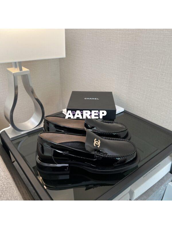 Replica Chanel 24P Mocassins Glossy Calfskin G45882 Black 2