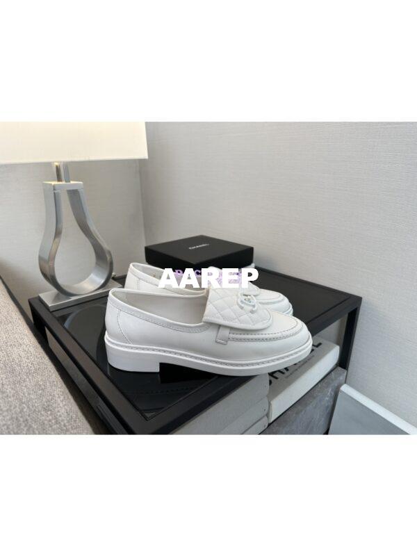 Replica Chanel 24A Twist Lock CC Lambskin Loafers G36646 White 2
