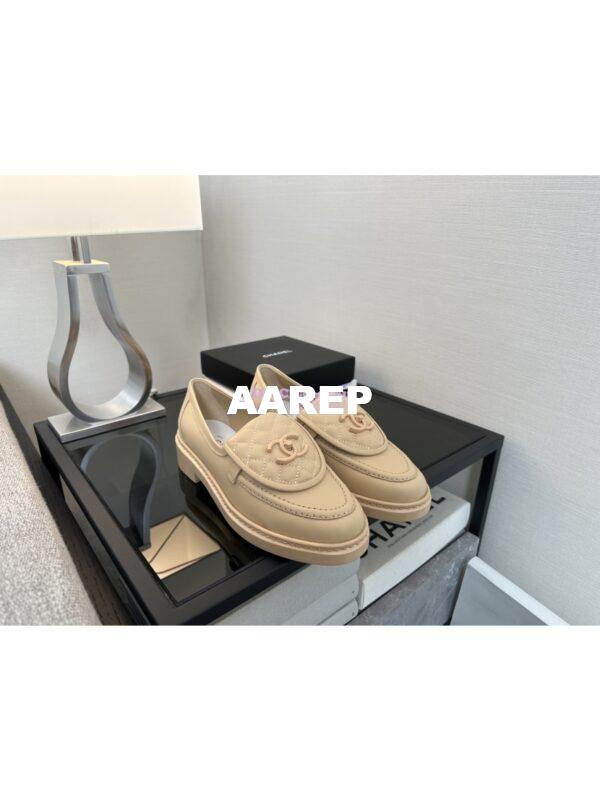 Replica Chanel 24A Twist Lock CC Lambskin Loafers G36646 Beige 4