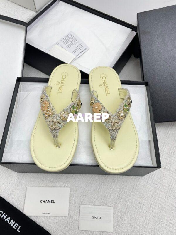 Replica Chanel SS25 Thongs in Tweed & Metal G46304 2