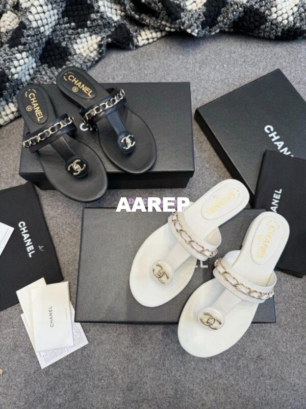 Replica Chanel 25P Spring/Summer Double C Chain Thong Sandals in Lambskin G46404 Black 3