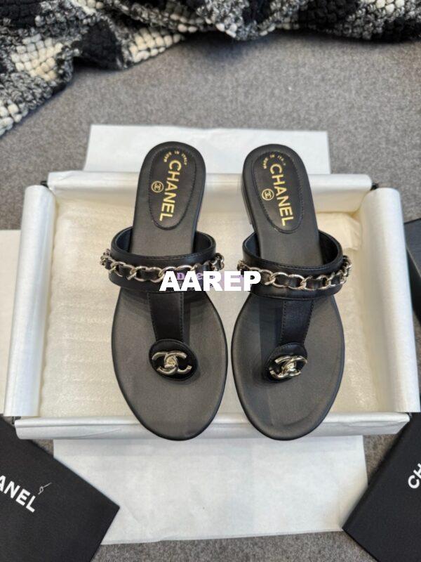 Replica Chanel 25P Spring/Summer Double C Chain Thong Sandals in Lambskin G46404 Black 4